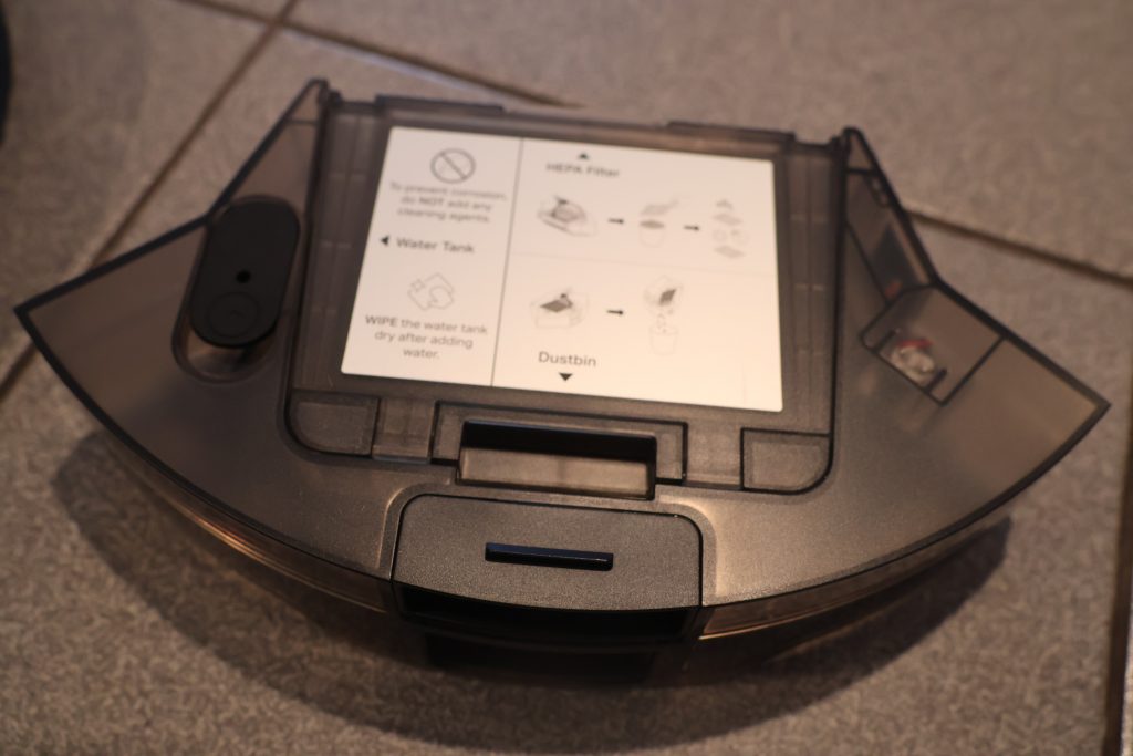 Tapo RV30 Max Plus Staubsauger-Roboter Staubbehälter rausgenommen