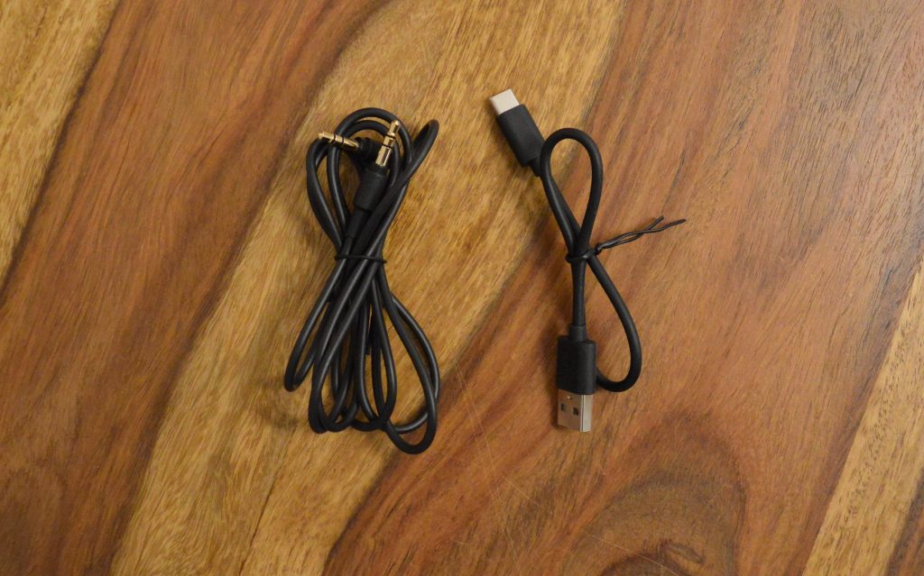 Panasonic RB-M600BE-K Over-Ear-Kopfhörer USB-Kabel Klinkenkabel Verpackungsinhalt