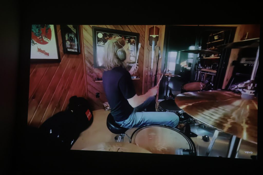 Optoma UHZ66 Beamer Action Musik