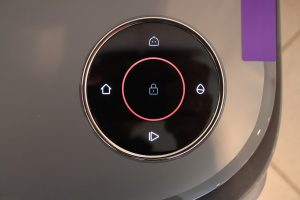 Narwal Freo Z Ultra Staubsauger-Roboter Bedienknöpfe