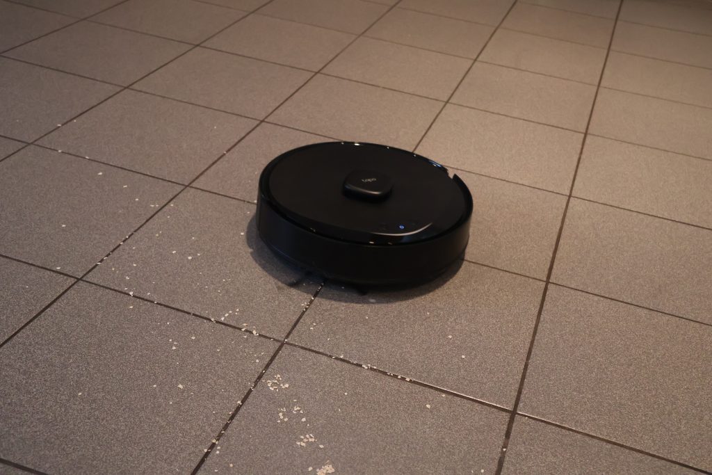 Tapo RV30 Max Plus Staubsauger-Roboter in Action