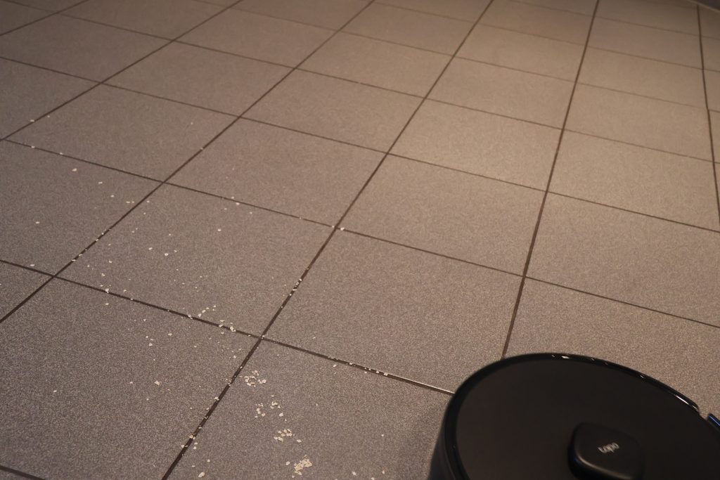 Tapo RV30 Max Plus Staubsauger-Roboter in Action