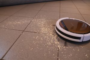 Zaco V5x Staubsauger-Roboter in Action
