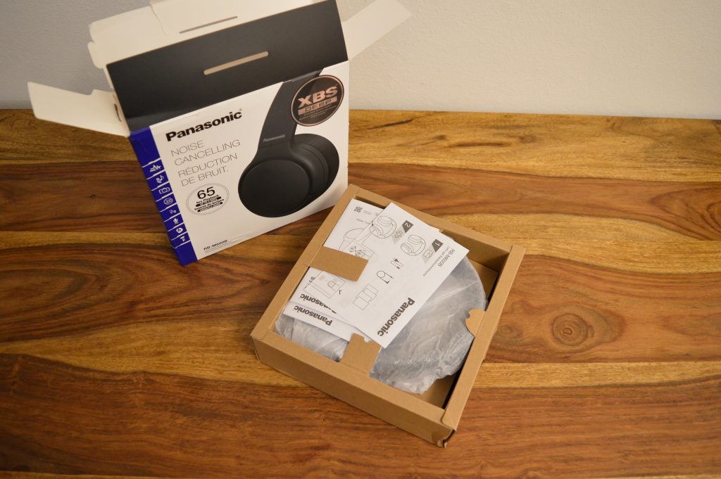 Panasonic RB-M600BE-K Over-Ear-Kopfhörer Umverpackung Kopfhörer Verpackungsinhalt