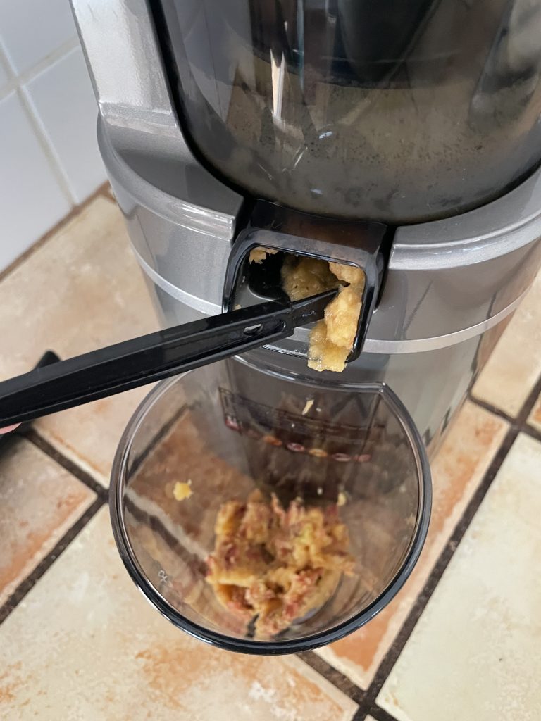 AOBOSI SJ-022 Slow-Juicer Rückseite der Bürste zur Entleerung des Tresterkanals