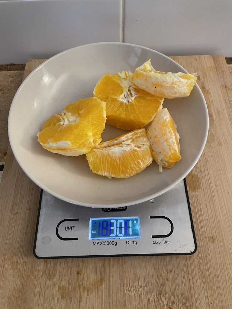 AOBOSI ‎SJ-022 Slow-Juicer Vorbereitung auf den Orangen-Test