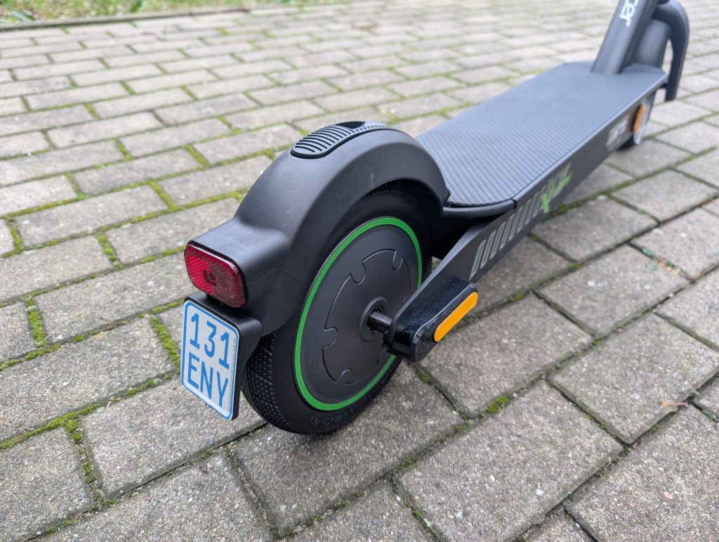 Acer AES023 E-Scooter von hinten