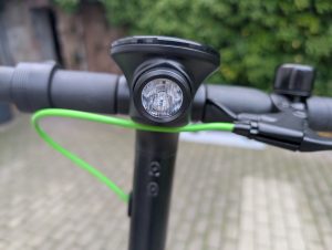 Acer AES023 E-Scooter von vorne