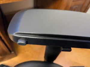 Armlehne des Diablo X-Ray 2.0 Gaming-Stuhls in der Nahansicht