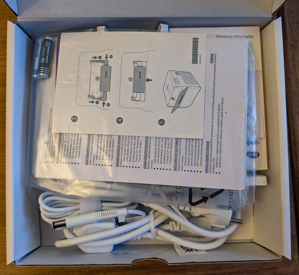 BenQ X300G Beamer Zubehör in Verpackung