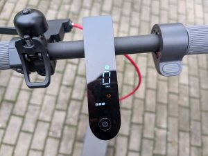 Display des Xiaomi 4 Lite E-Scooters