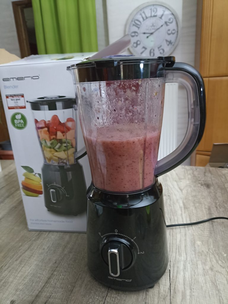 Emerio BL-12816.8 Standmixer, Smoothie fertig gemixed