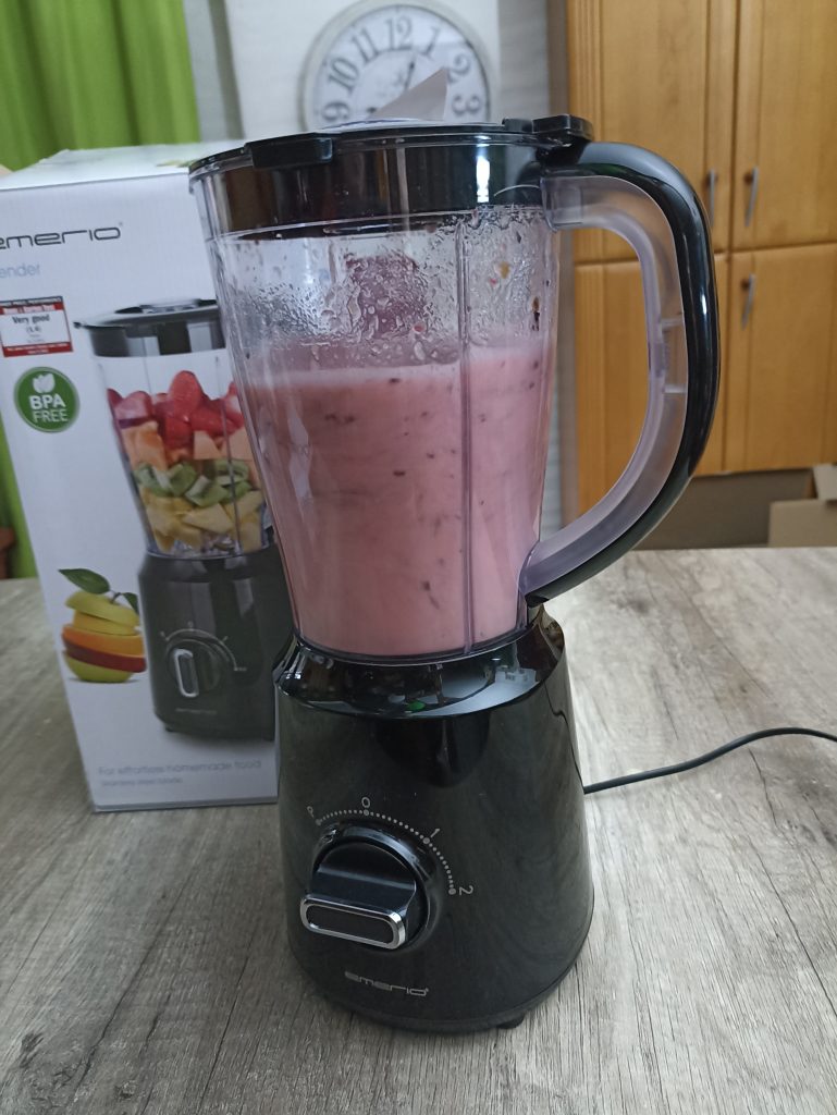 Emerio BL-12816.8 Standmixer, Smoothie während des Mixens