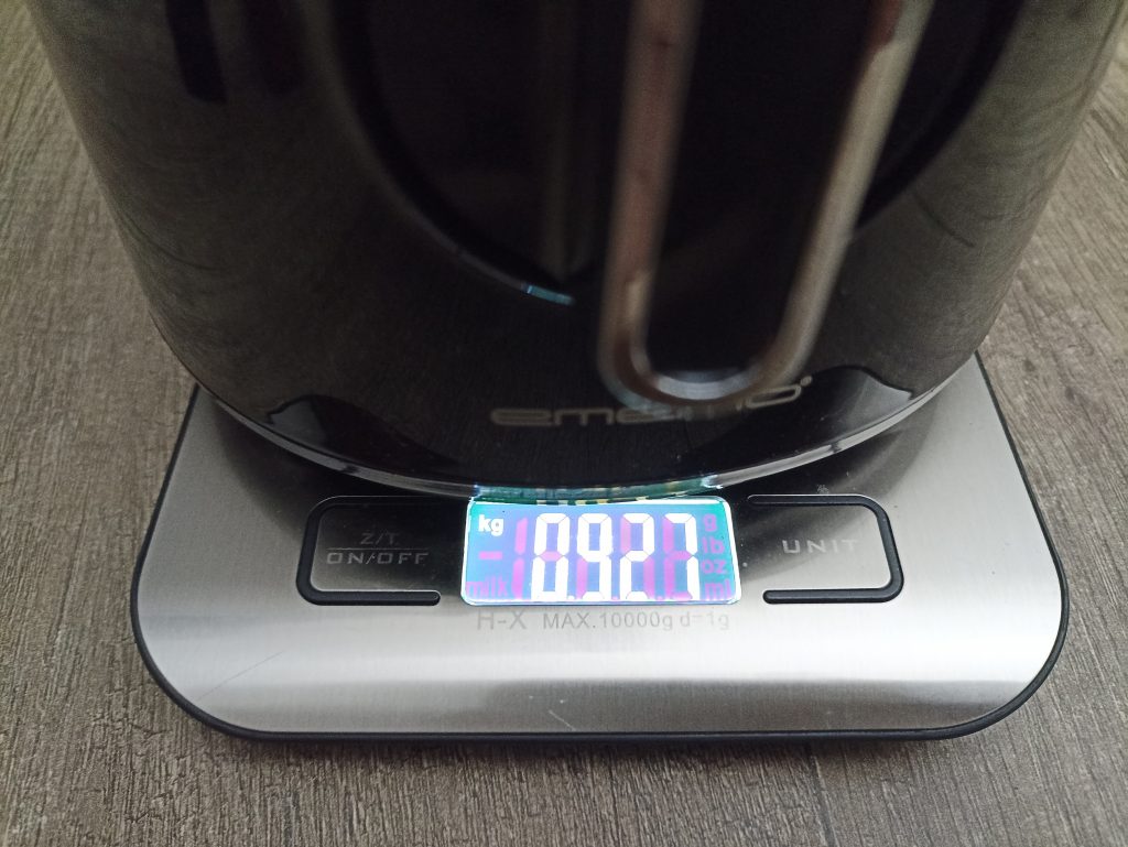 Emerio BL-12816.8 Standmixer, Wiegen auf der Waage