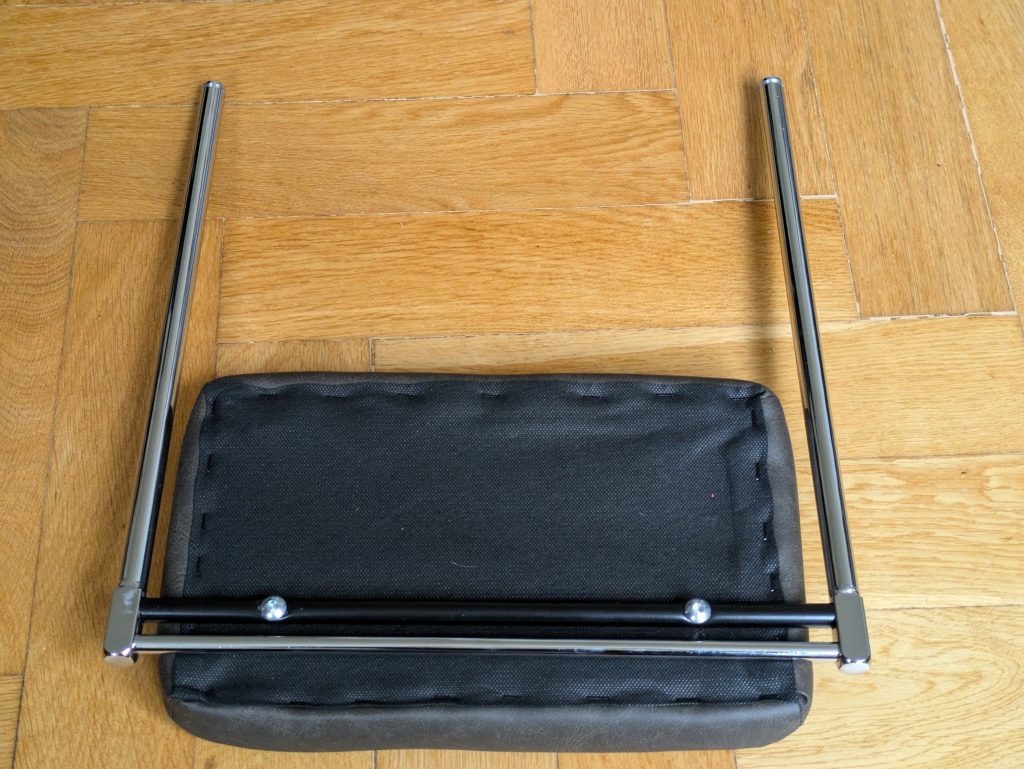 Fußstütze des Dowinx LS 6689 Gaming-Stuhls von unten