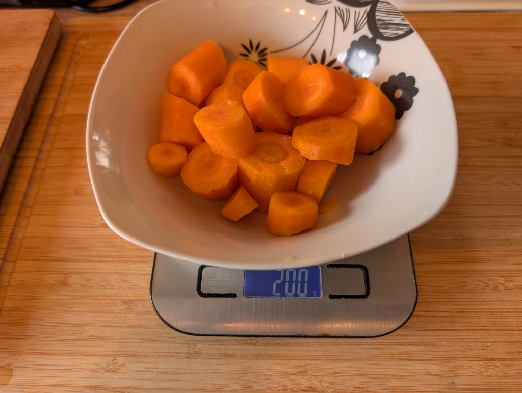 Hazel Quinn Slow Juicer Möhren