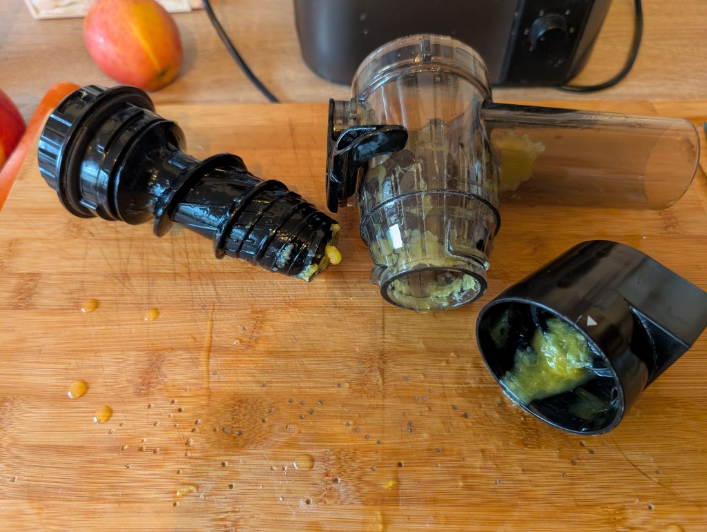 Hazel Quinn Slow Juicer zu reinigende Teile nach dem Entsaften