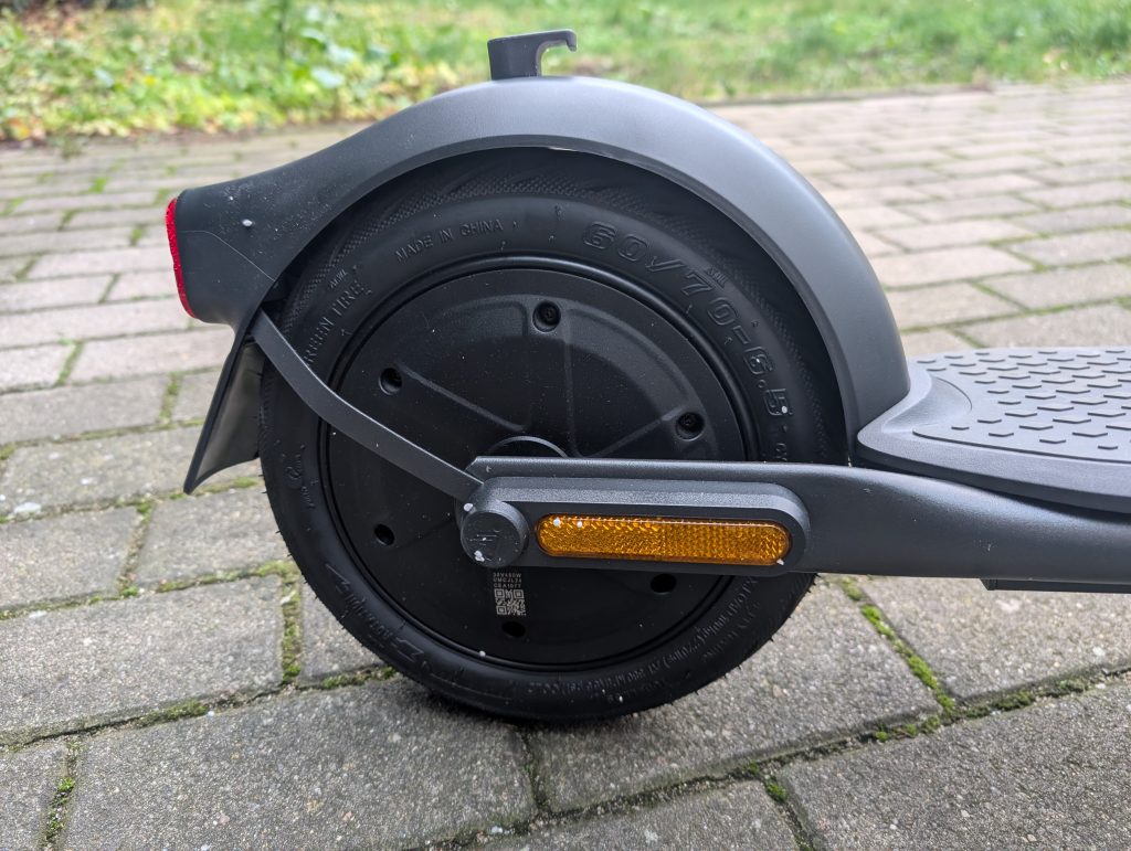Hinterrad des Segway Ninebot F2 Pro E-Scooters