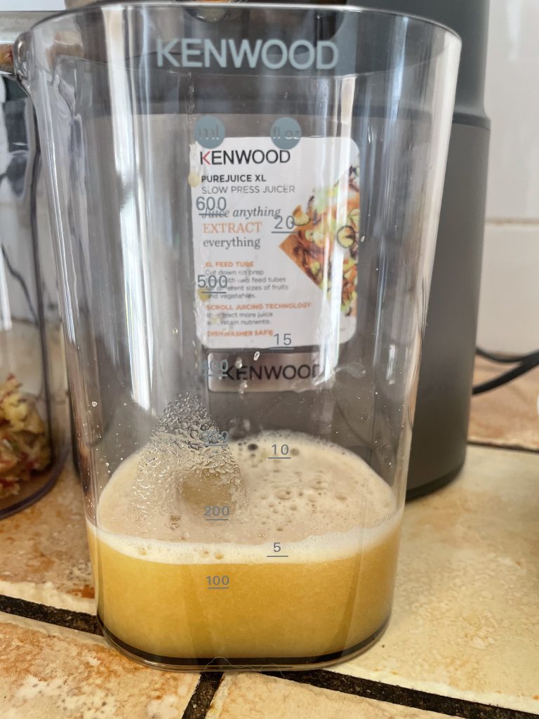Kenwood PureJuice Pro JMP85.00SI Slow-Juicer Apfelsaft