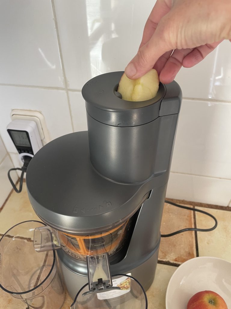 Kenwood PureJuice Pro JMP85.00SI Slow-Juicer Verwendung der kleinen Einfüllöffnung