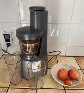 Kenwood PureJuice Pro JMP85.00SI Slow-Juicer Vorbereitung Apfeltest