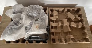 Kenwood PureJuice Pro JMP85.00SI Slow-Juicer verpackte Einzelteile nach der Entnahme aus dem Karton