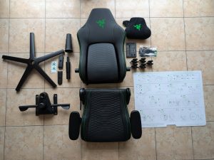 Lieferumfang des Razer Iskur V2 Gaming-Stuhls