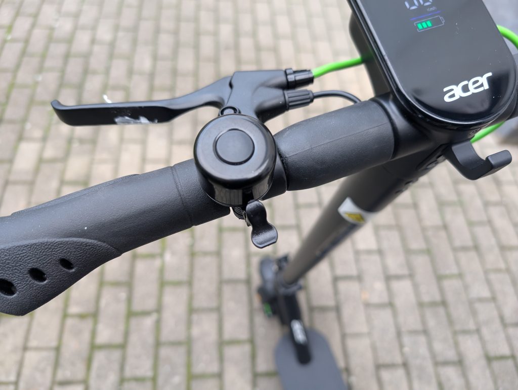 Linker Griff des Acer AES023 E-Scooters