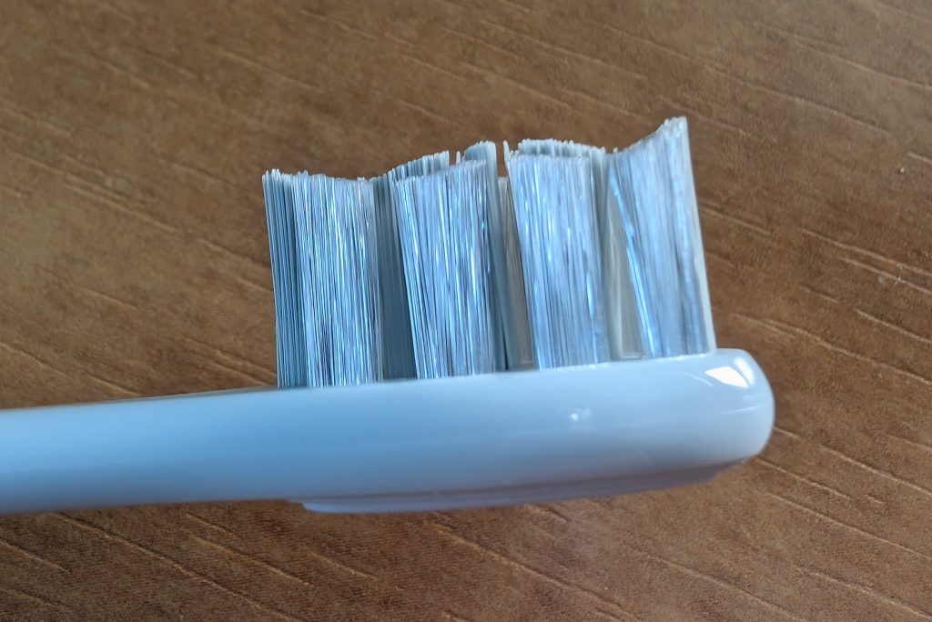 Oclean X Pro Elite Schallzahnbürste Bürstenkopf von der Seite