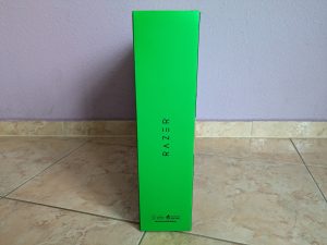 Verpackung des Razer Freyja Gaming-Sitz-Kissens von der Seite