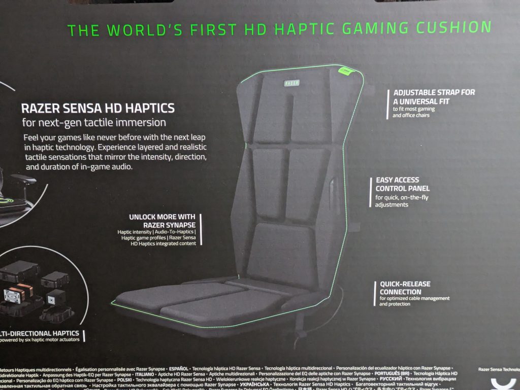 Verpackung des Razer Freyja Gaming-Sitz-Kissens von hinten in der Nahansicht