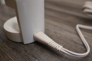 Panasonic EW-DL83 Schallzahnbürste Netzkabel eingesteckt