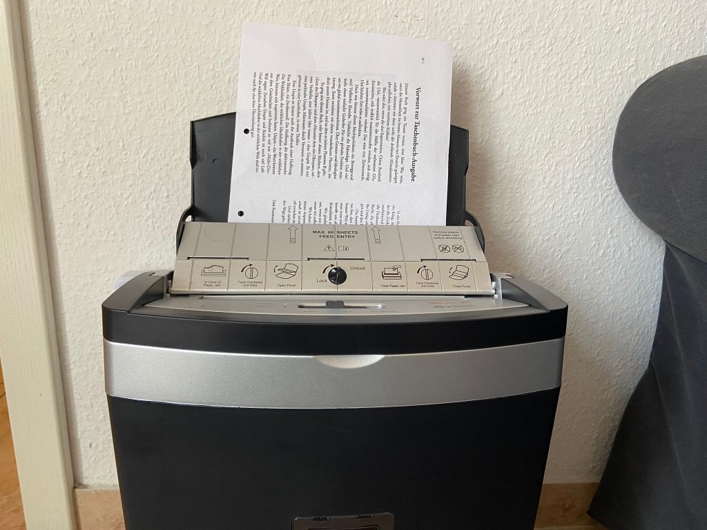 Peach PS600-10 Aktenvernichter im Einsatz (3)