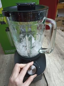 Philips 3000 Series HR229141 Standmixer, sechs Eiswürfel per Pulse zerkleinern