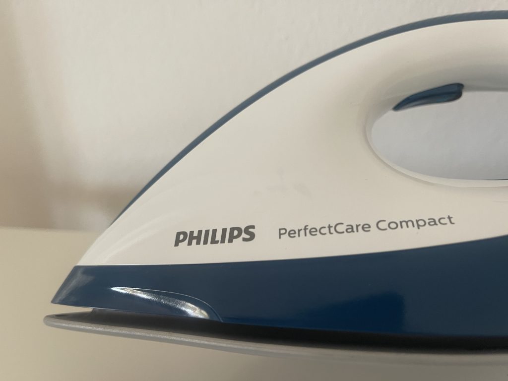 Philips PerfectCare Compact GC7844:20 Dampfbügelstation Nahaufnahme Bügelspitze