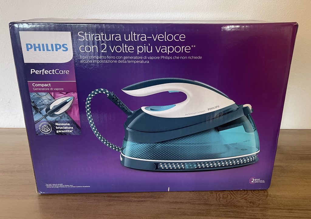 Philips PerfectCare Compact GC7844:20 Dampfbügelstation im Karton von vorne