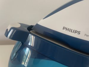 Philips PerfectCare Compact GC7844:20 Dampfbügelstation mit geöffneter Transportsicherung