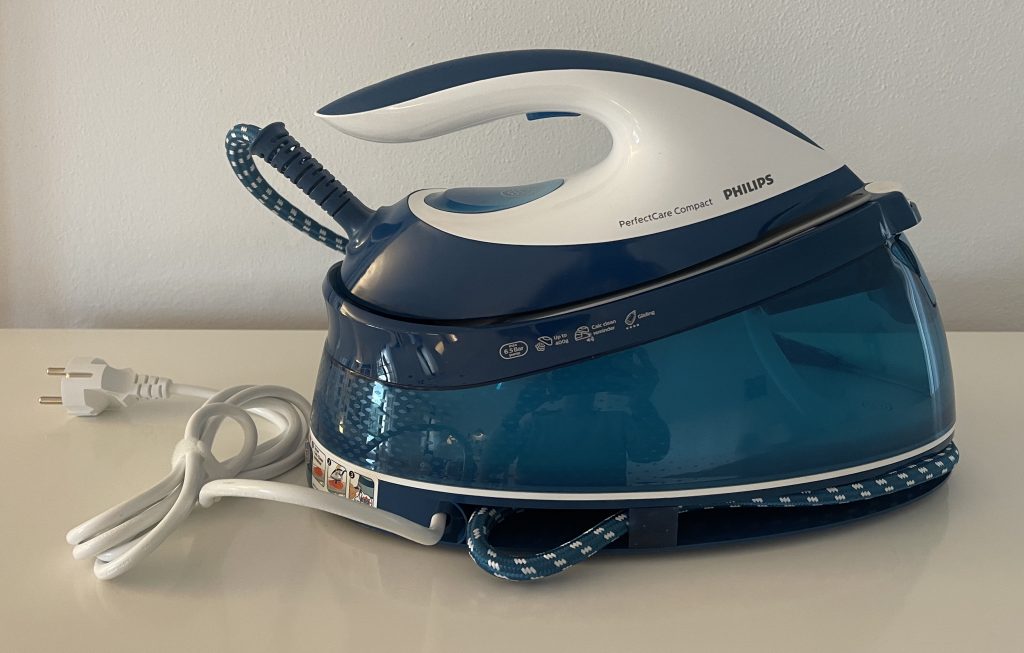 Philips PerfectCare Compact GC7844:20 Dampfbügelstation von der Seite