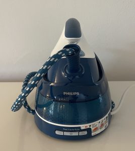 Philips PerfectCare Compact GC7844:20 Dampfbügelstation von hinten