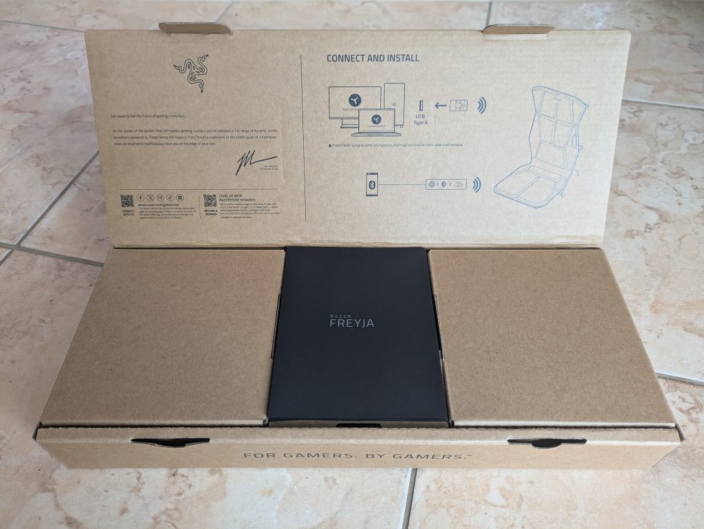 Razer Freyja Gaming-Sitz-Kissen Verpackung geöffnet