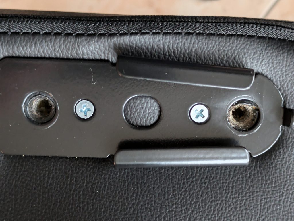 Razer Iskur V2 Gaming-Stuhl, Verschlüsse