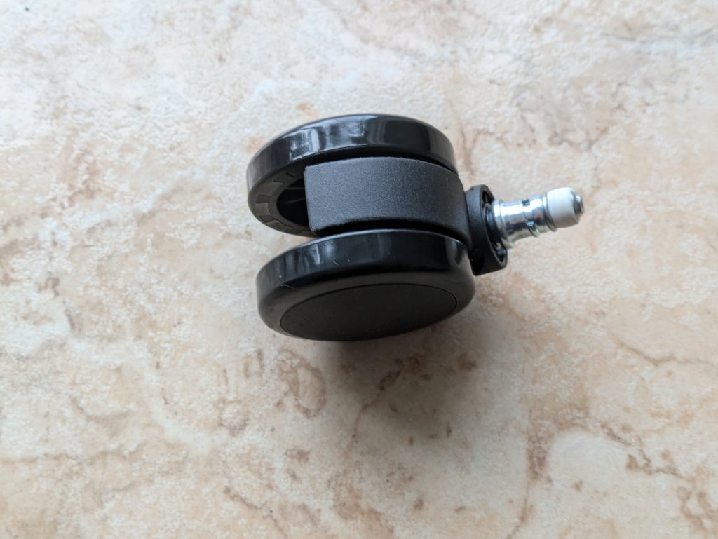 Rolle des Razer Iskur V2 Gaming-Stuhls