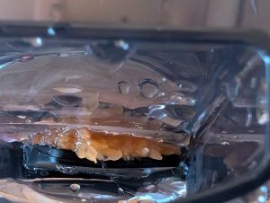 Severin ES 3571 Slow-Juicer Reste am Tresteraustritt außen