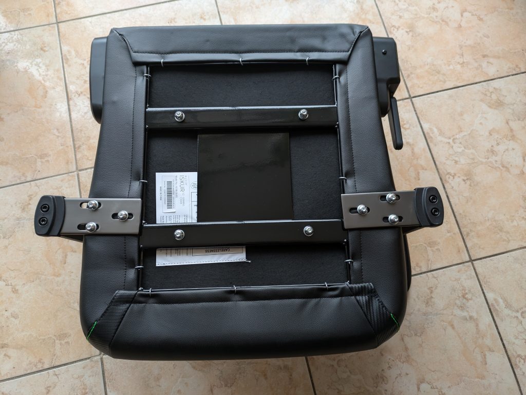 Sitzfläche des Razer Iskur V2 Gaming-Stuhls von unten