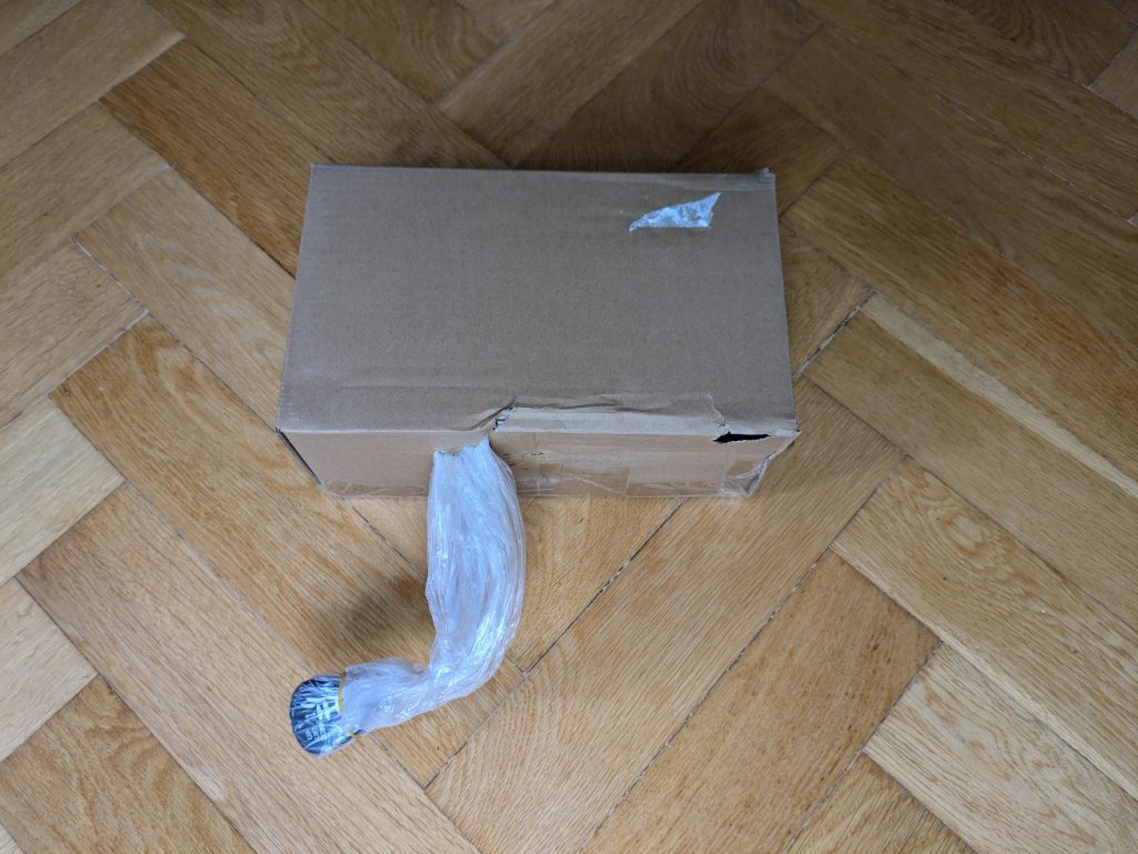 Sitzmechanik des Robas Lund DX Racer 6 OHFD32NW Gaming Stuhls verpackt