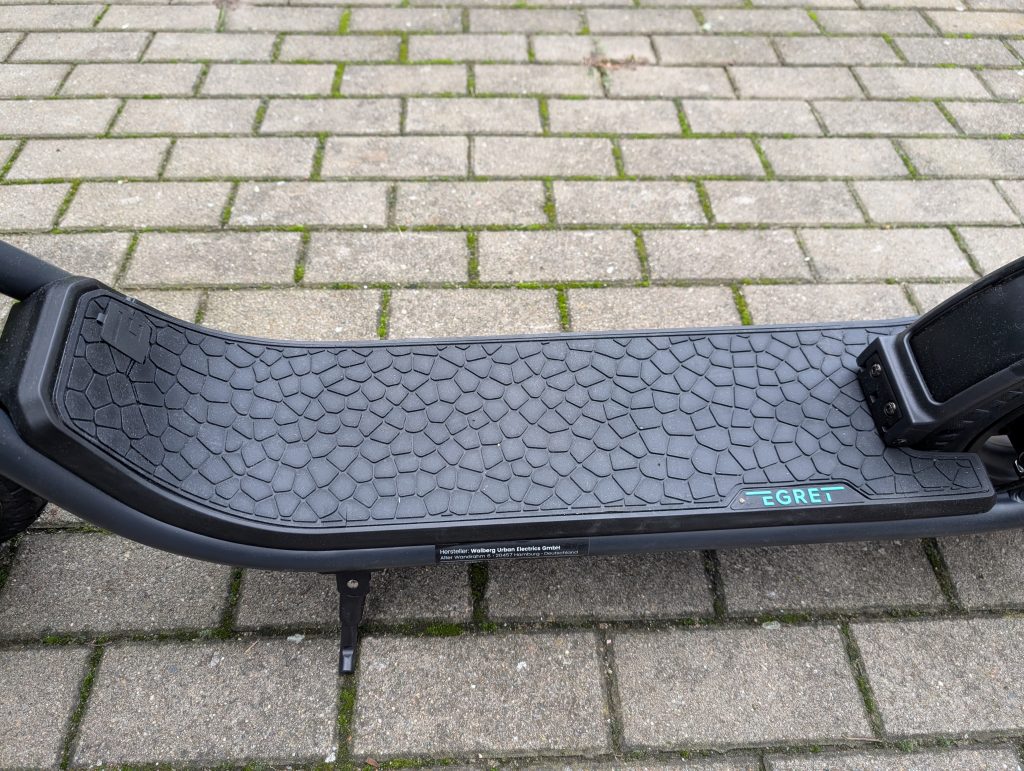Trittfläche des Egret X+ E-Scooters