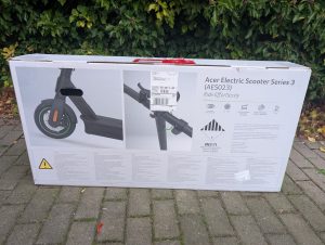 Verpackung des Acer AES023 E-Scooters