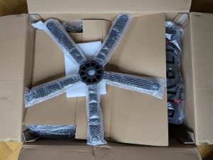 Verpackung des Diablo X-Ray 2.0 Gaming-Stuhls geöffnet