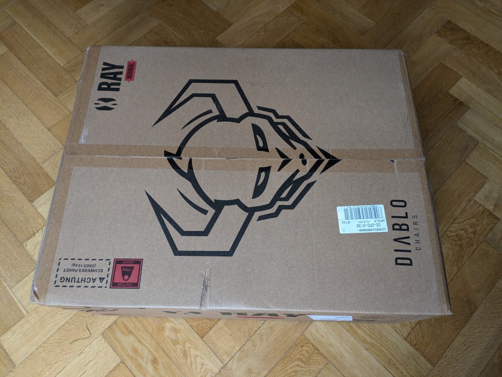Verpackung des Diablo X-Ray 2.0 Gaming-Stuhls von vorne