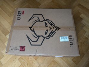 Verpackung des Diablo X-Ray 2.0 Gaming-Stuhls von vorne